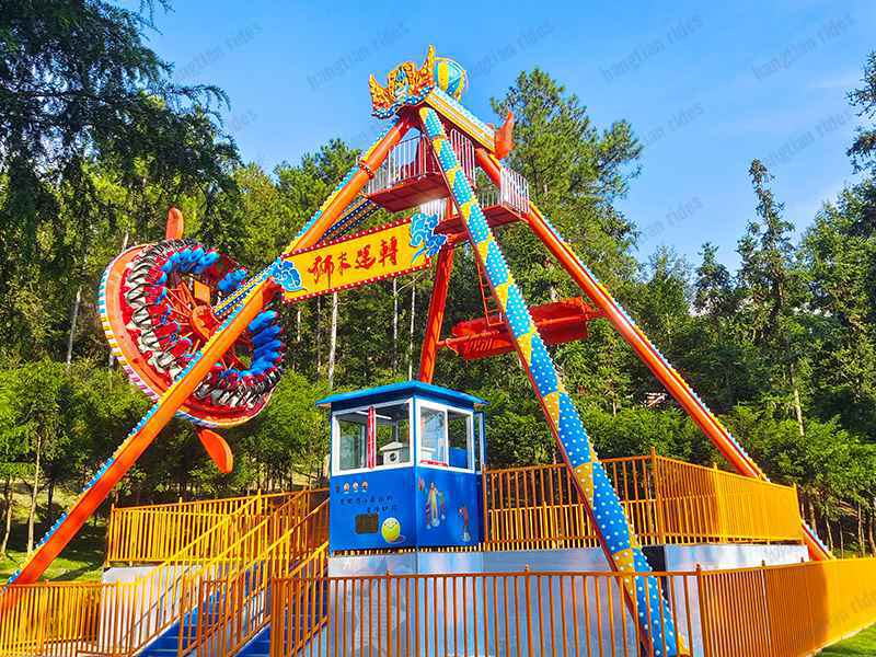 giant-pendulum-ride