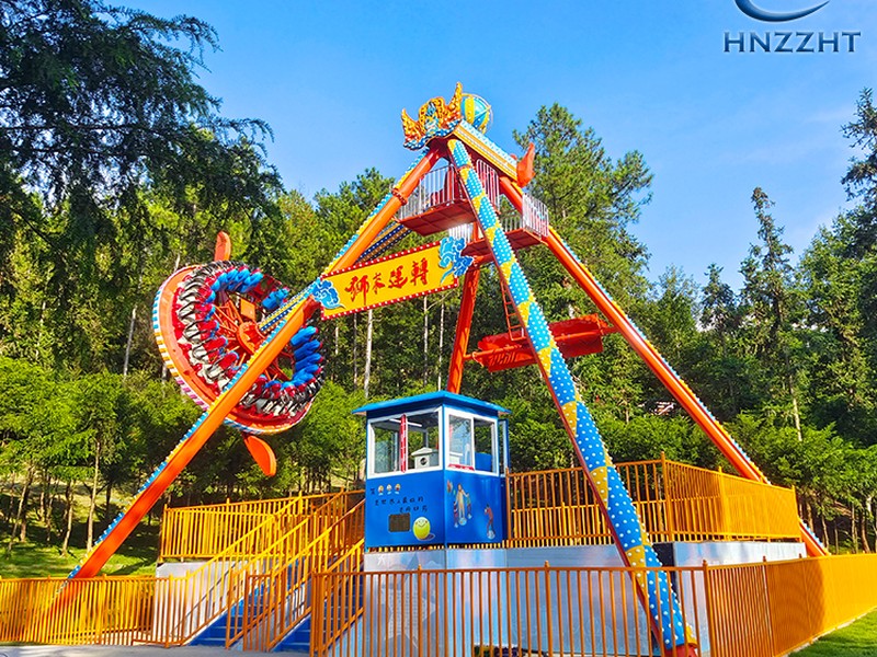 Pendulum amusement ride built by Chinese manufacturer